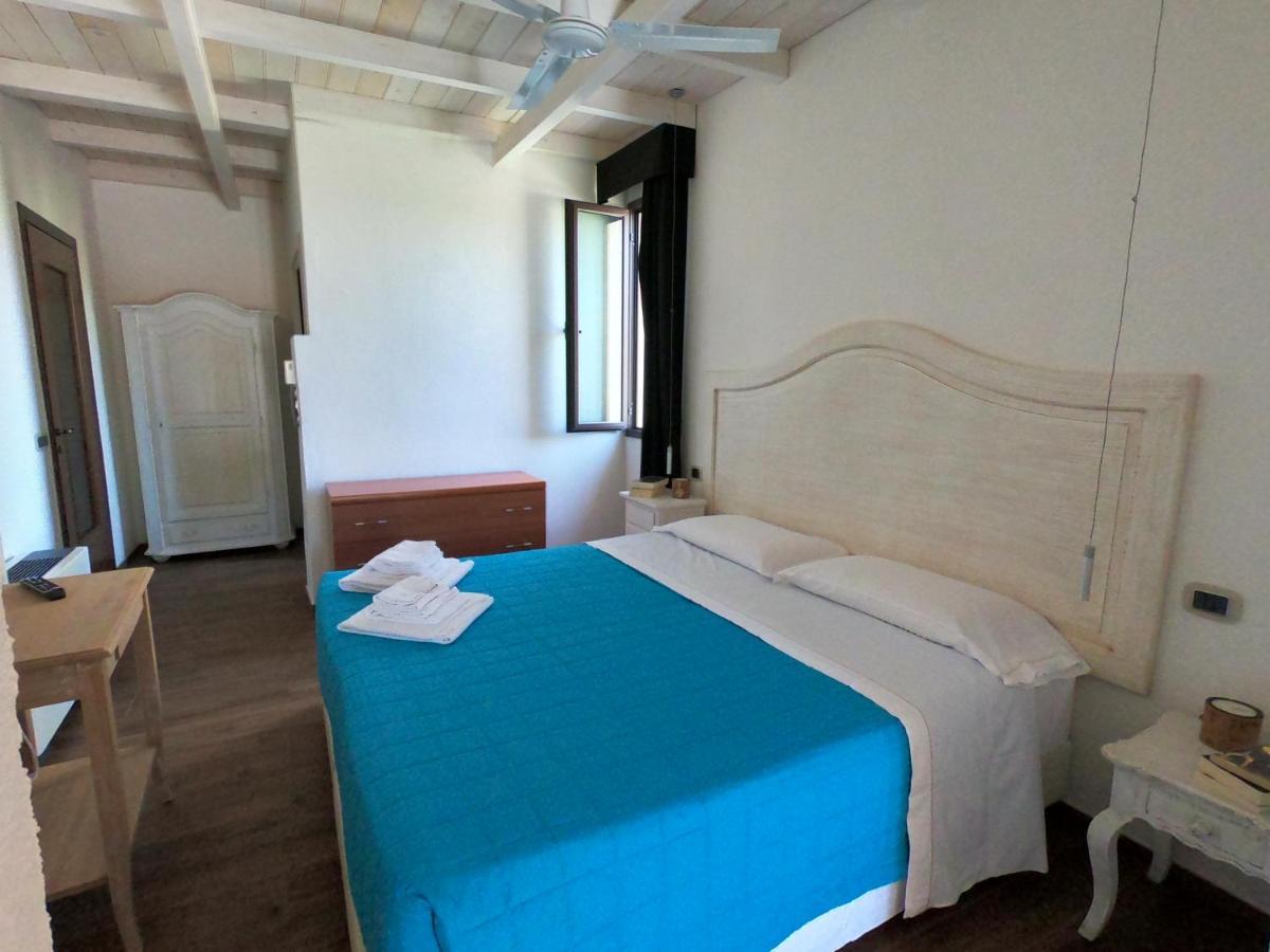 Villa La Conchiglia Rooms Cala Liberotto Ngoại thất bức ảnh